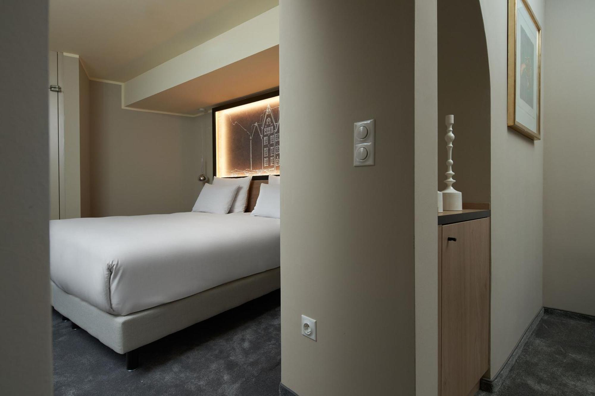 Wasserturm Hotel Cologne, Curio Collection By Hilton Exterior foto