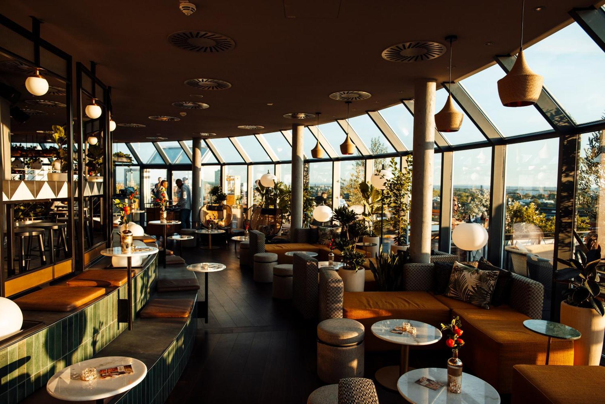 Wasserturm Hotel Cologne, Curio Collection By Hilton Exterior foto