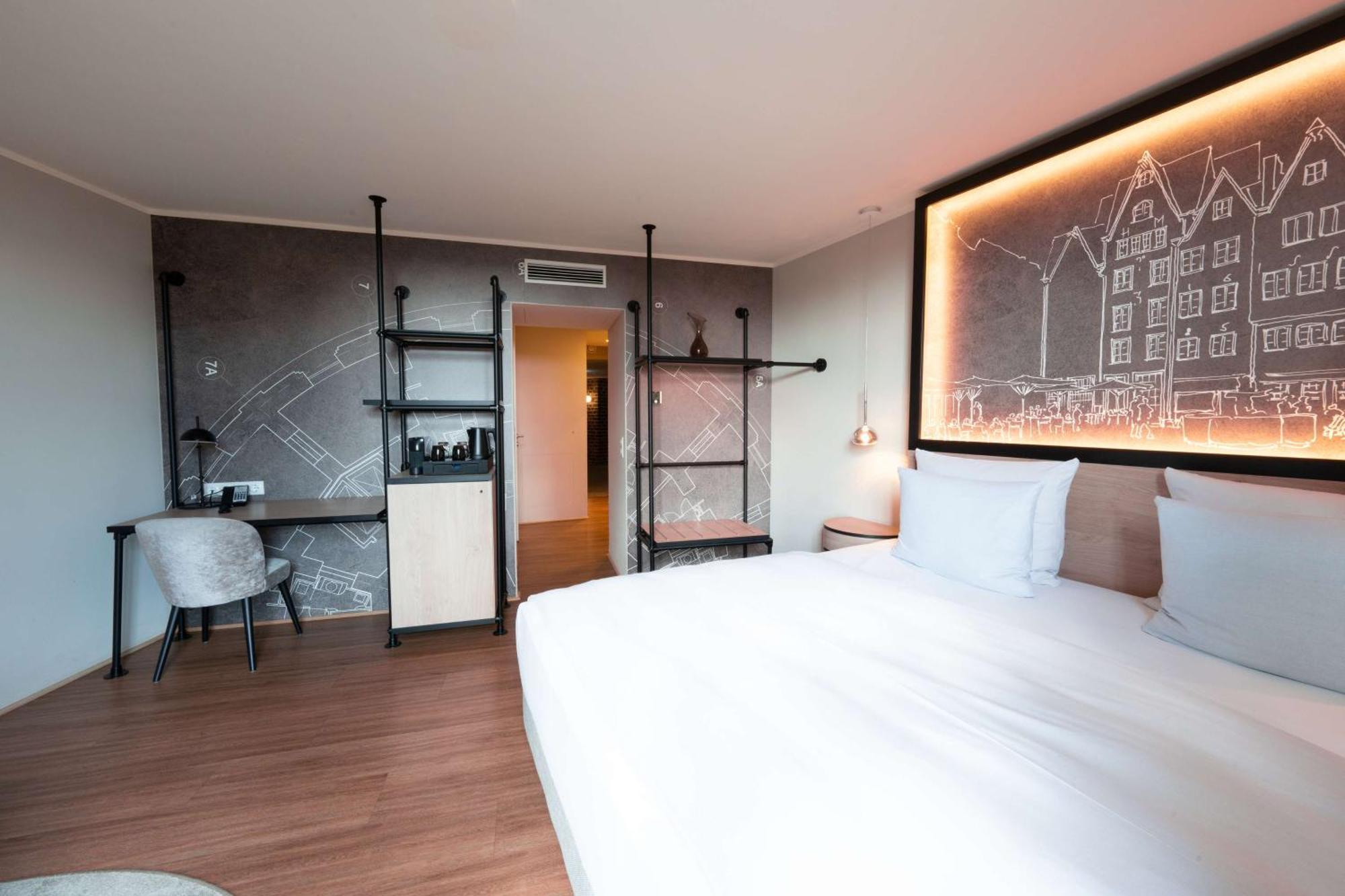 Wasserturm Hotel Cologne, Curio Collection By Hilton Exterior foto