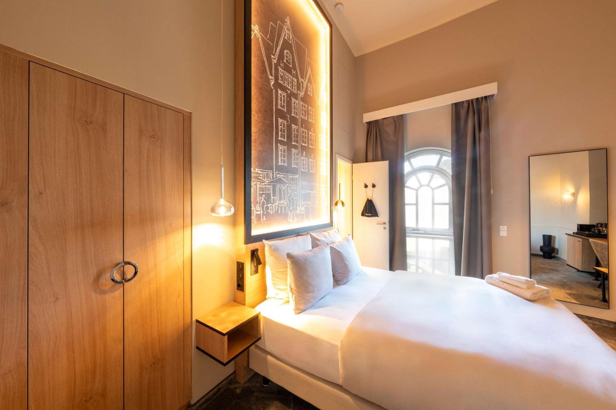 Wasserturm Hotel Cologne, Curio Collection By Hilton Exterior foto