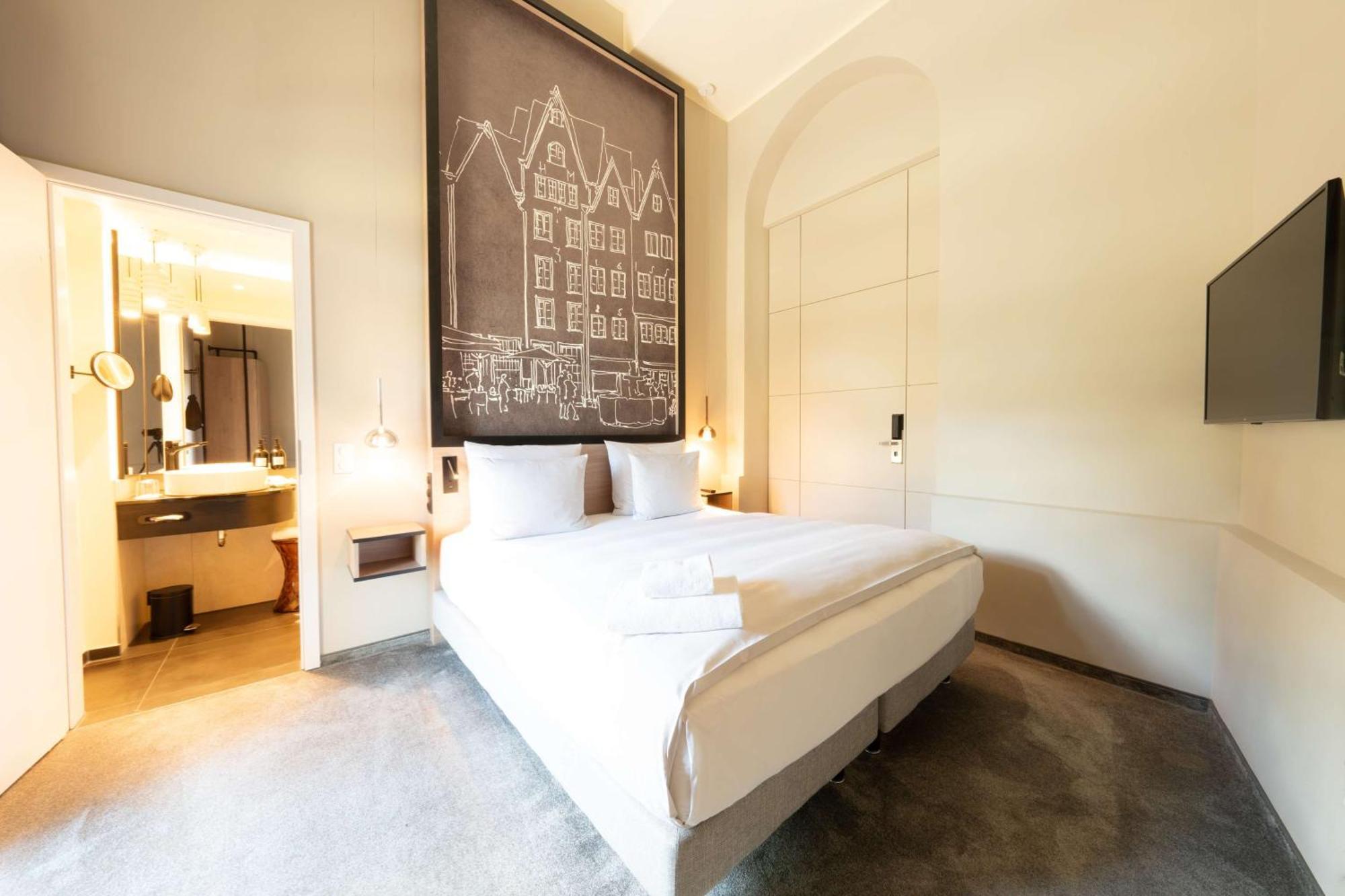 Wasserturm Hotel Cologne, Curio Collection By Hilton Exterior foto