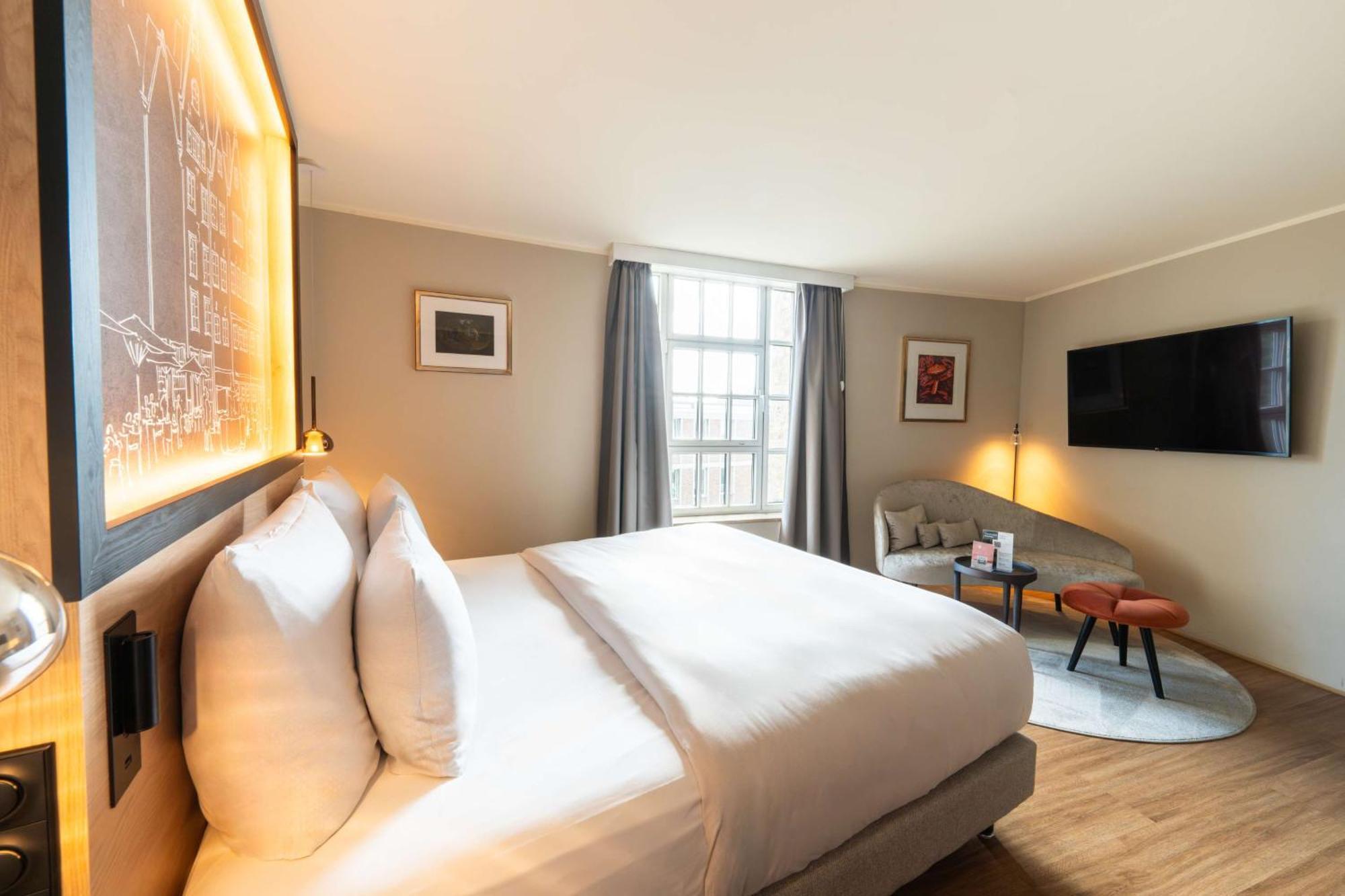 Wasserturm Hotel Cologne, Curio Collection By Hilton Exterior foto