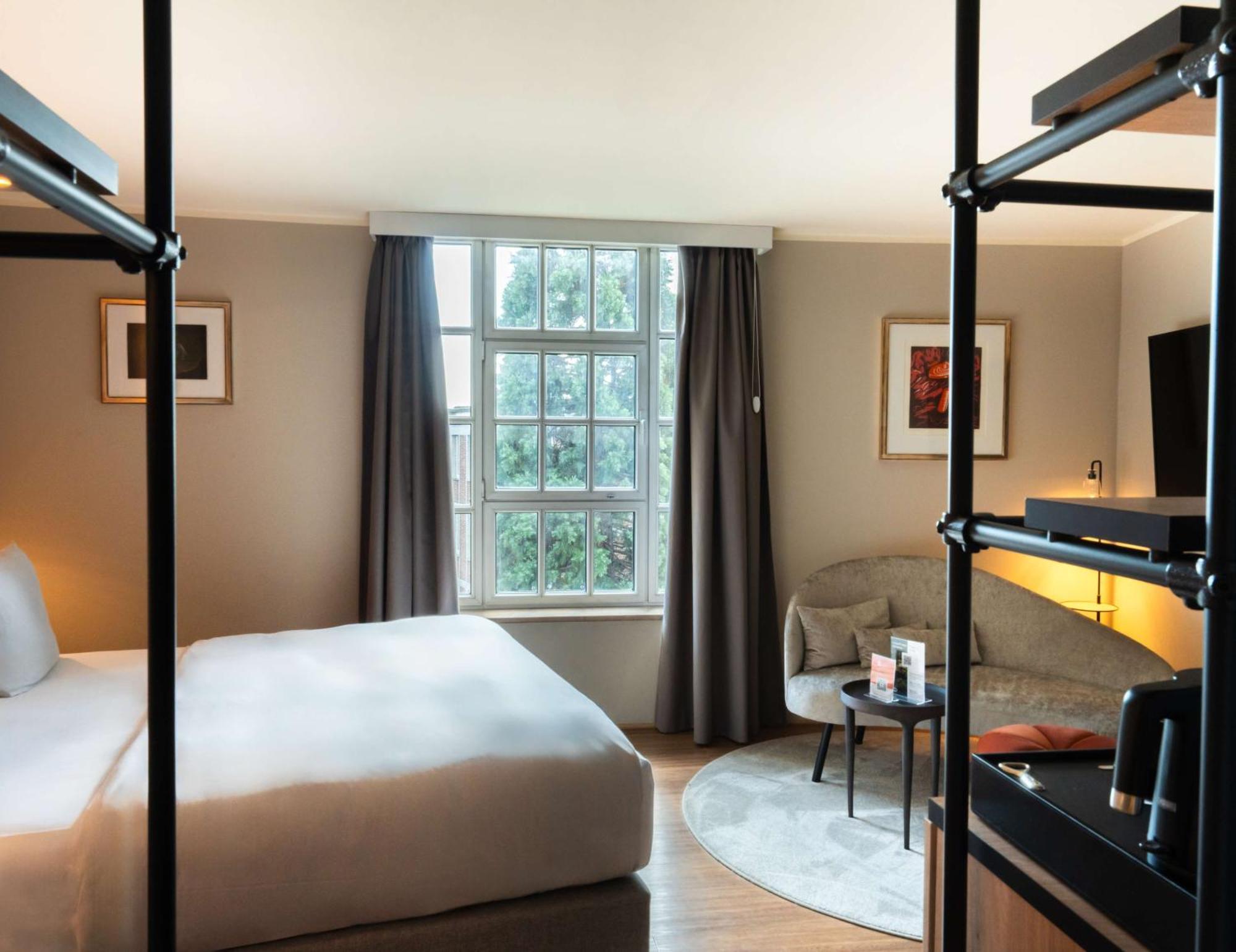 Wasserturm Hotel Cologne, Curio Collection By Hilton Exterior foto