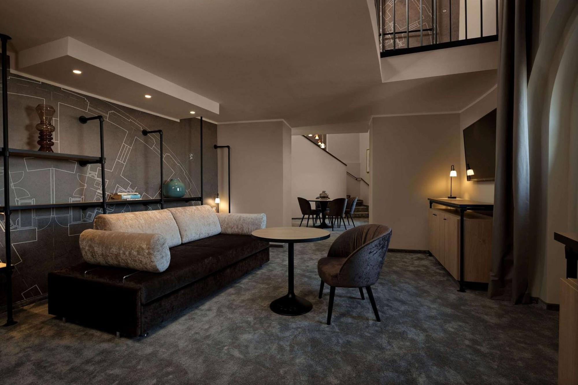 Wasserturm Hotel Cologne, Curio Collection By Hilton Exterior foto
