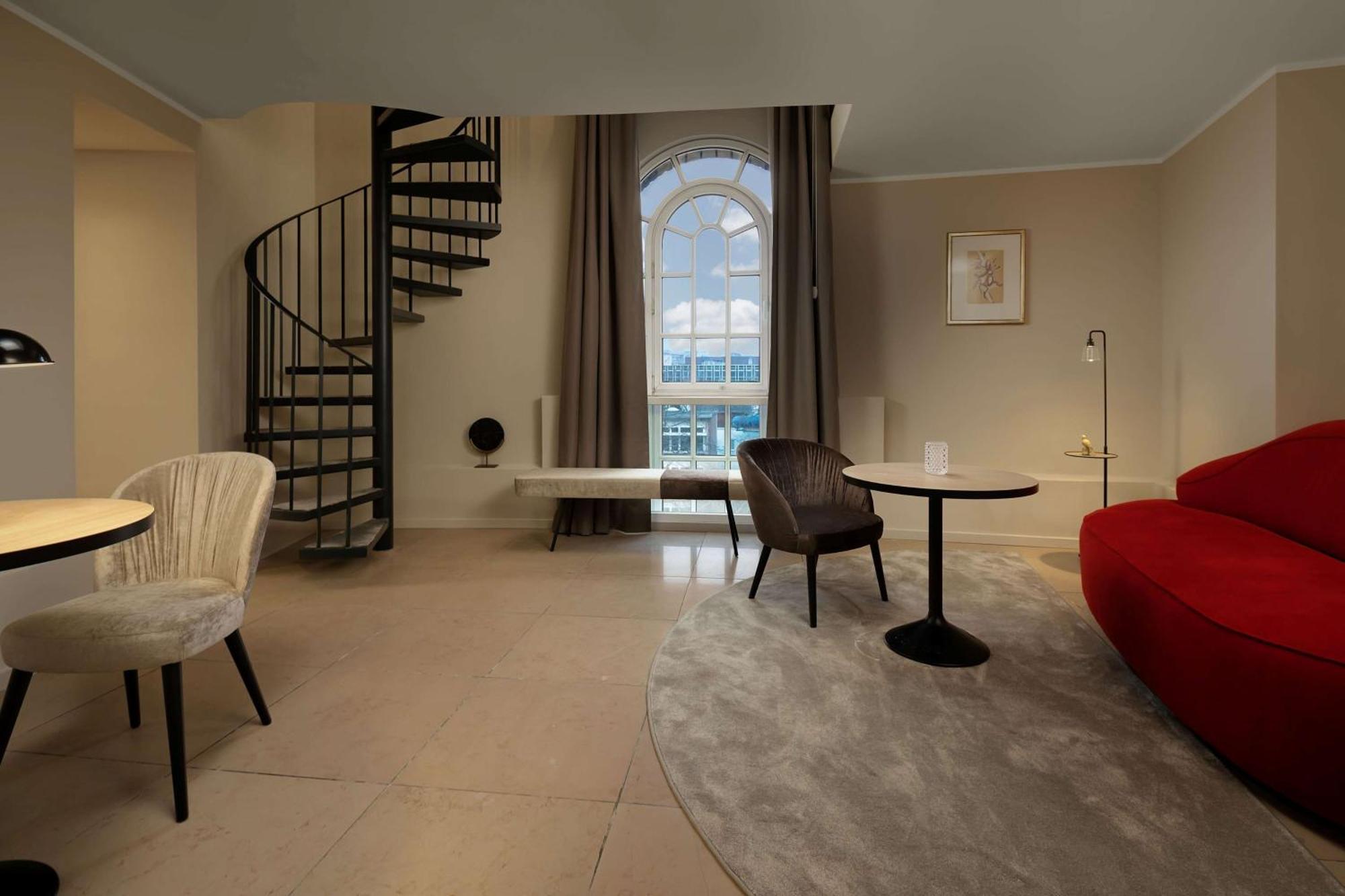 Wasserturm Hotel Cologne, Curio Collection By Hilton Exterior foto