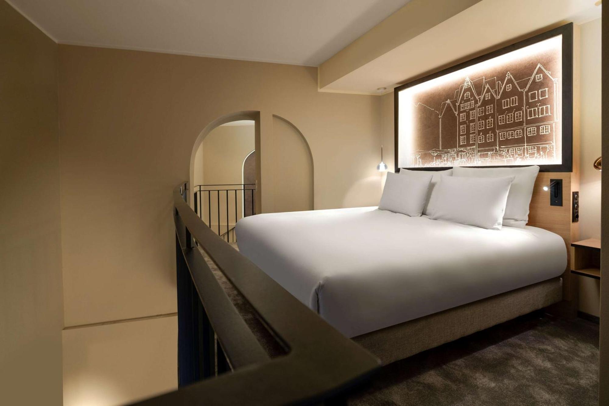 Wasserturm Hotel Cologne, Curio Collection By Hilton Exterior foto