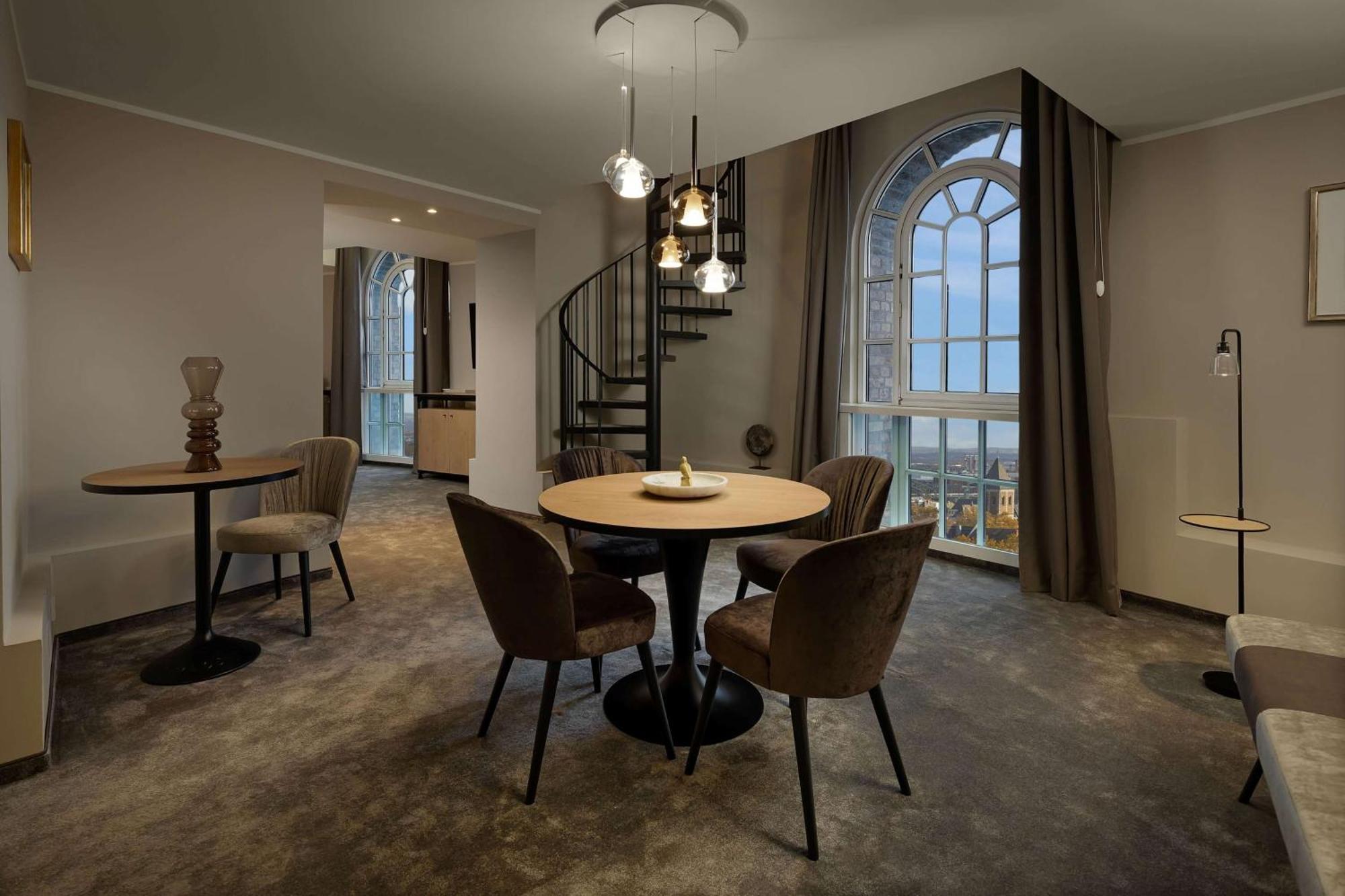 Wasserturm Hotel Cologne, Curio Collection By Hilton Exterior foto