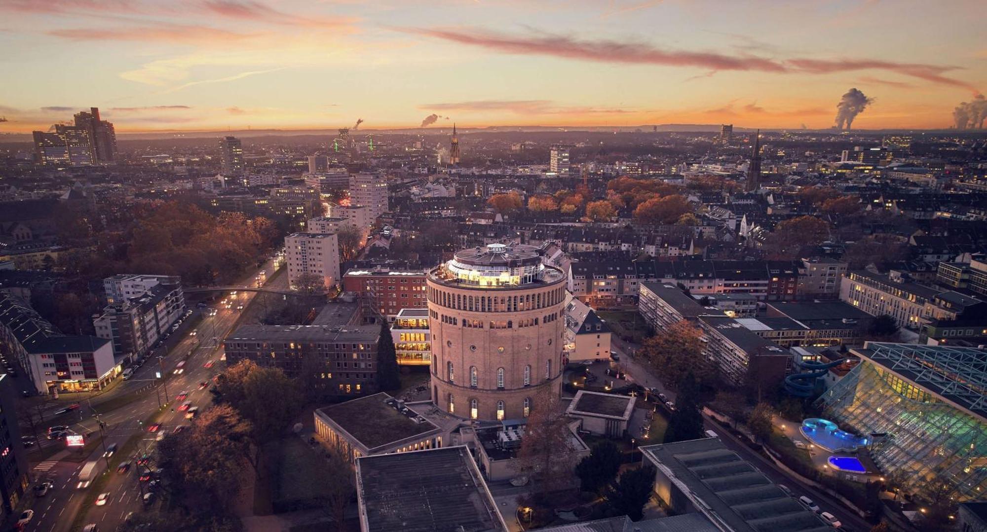 Wasserturm Hotel Cologne, Curio Collection By Hilton Exterior foto